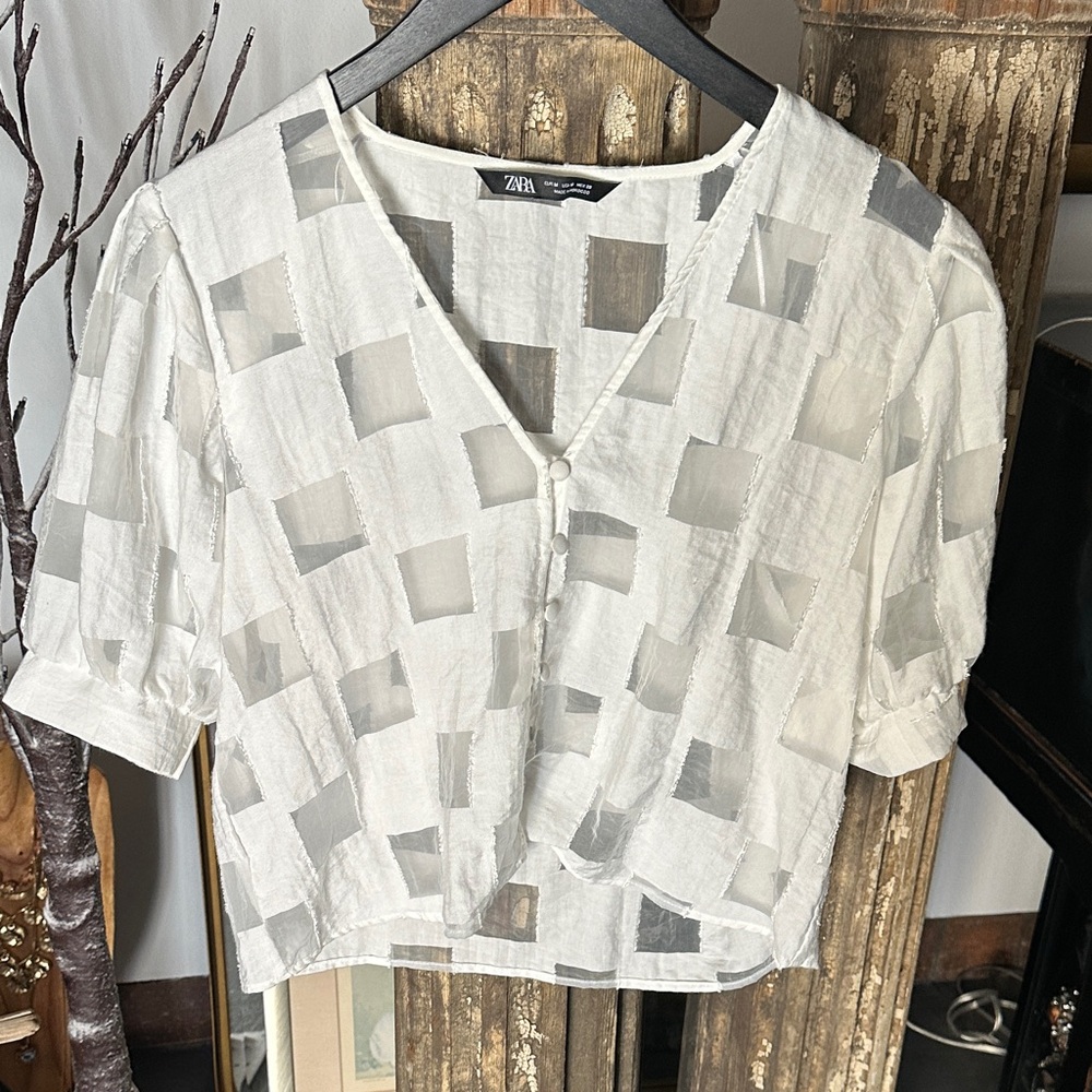 ZARA White Sheer Square-Pattern V-Neck Cropped Blouse